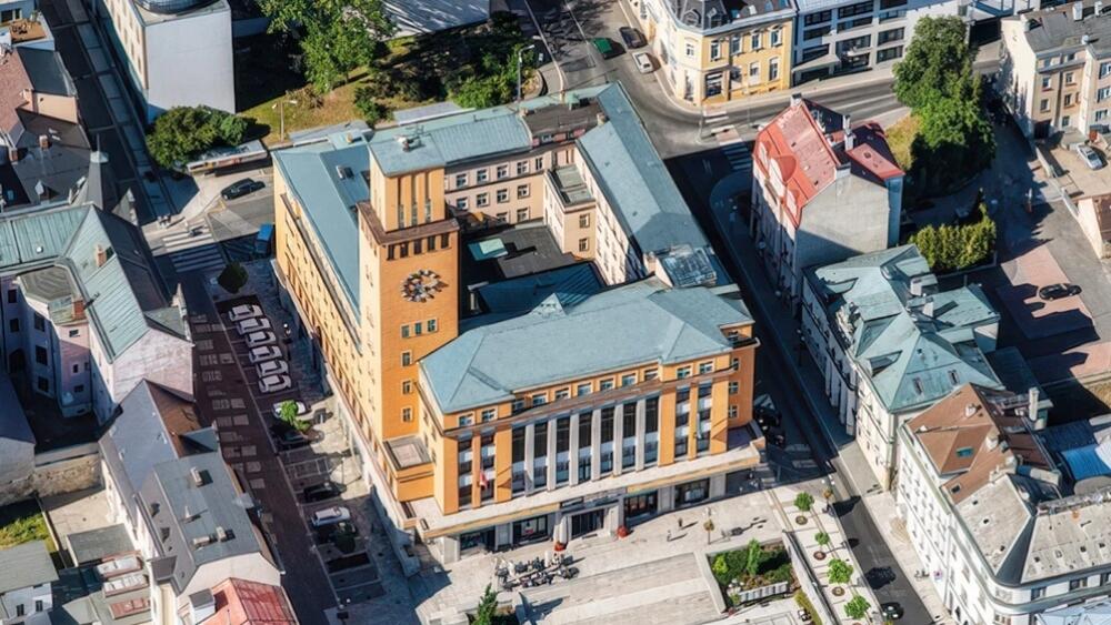 Radnice z ptačí perspektivy, archivní foto